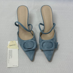Low-Cut, Narrow Heel, Pointed-Toe High Heels PinTow