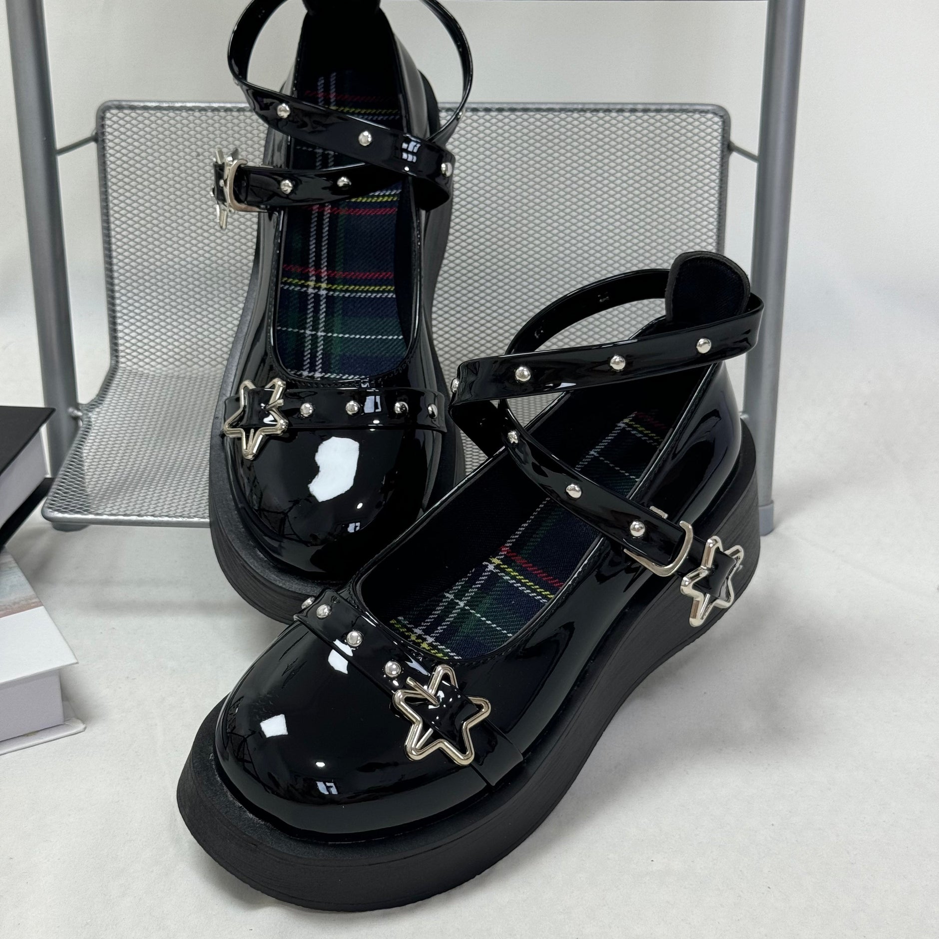 Retro Small Leather Shoes With Thick Soles PinTow