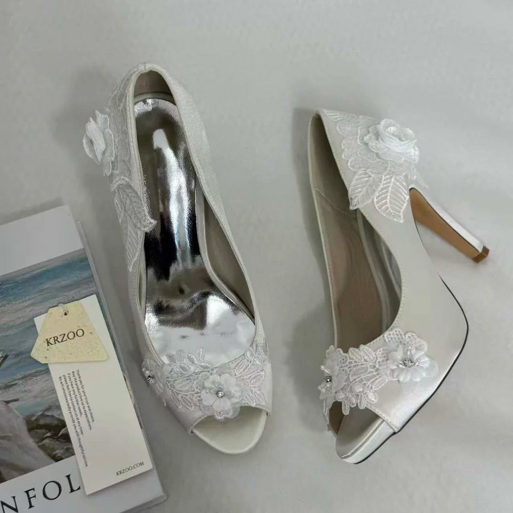Low-Cut Pearl-Embroidered High Heels PinTow