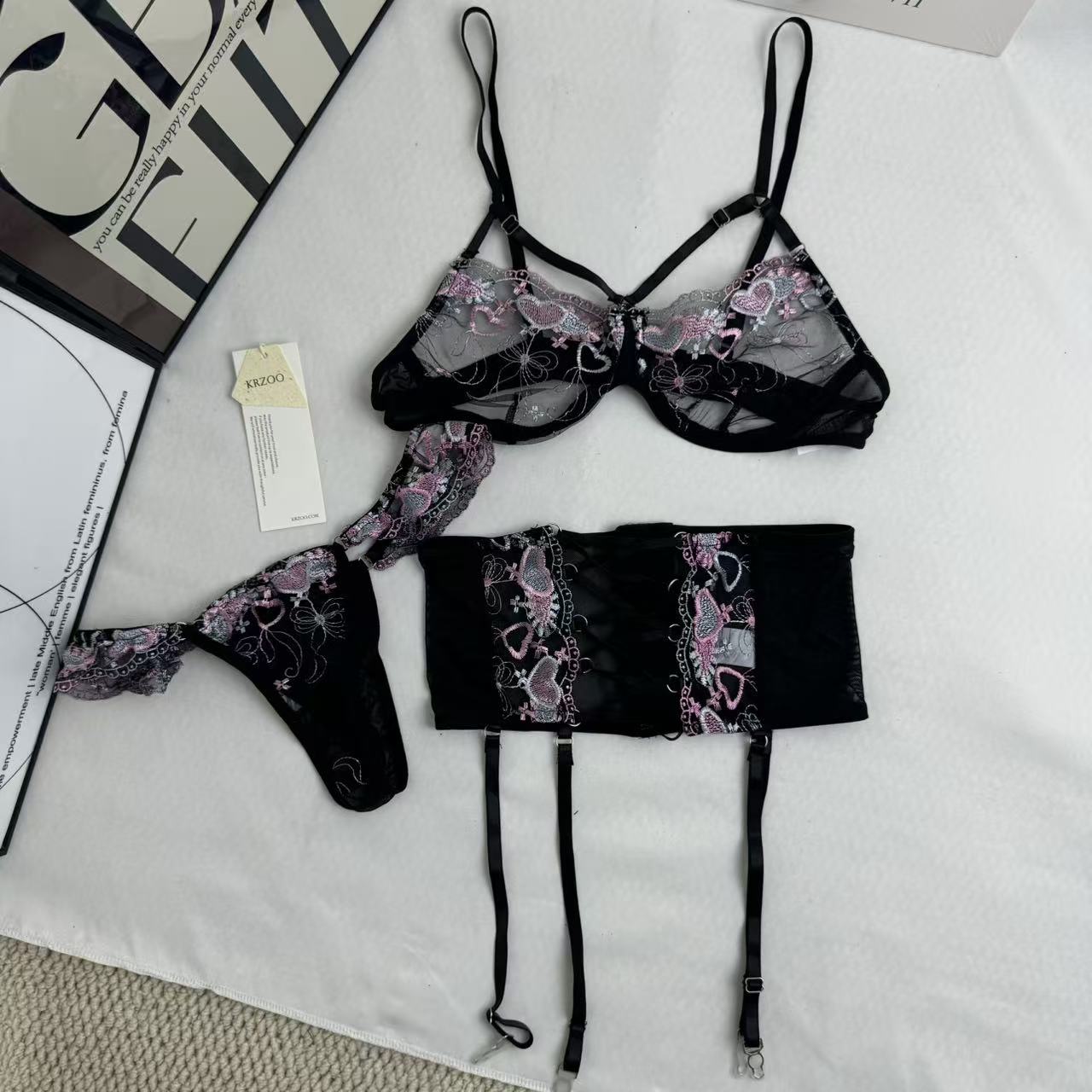 Embroidered netting three-piece set PinTow