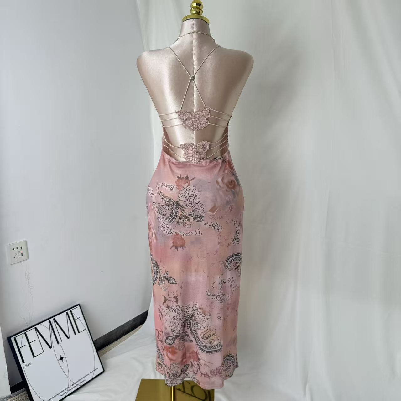 Neck-Length Fitted Printed A-Line Dress PinTow