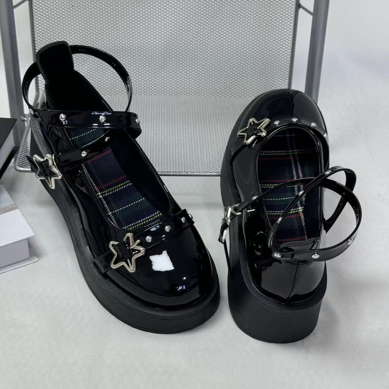 Retro Small Leather Shoes With Thick Soles PinTow