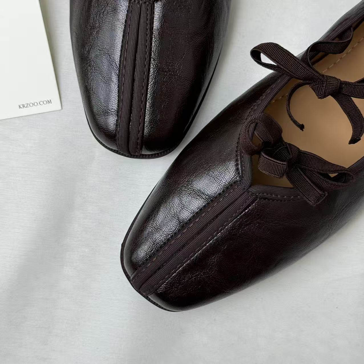 Soft-Leather Square-Toe Retro Bow Mary Janes PinTow
