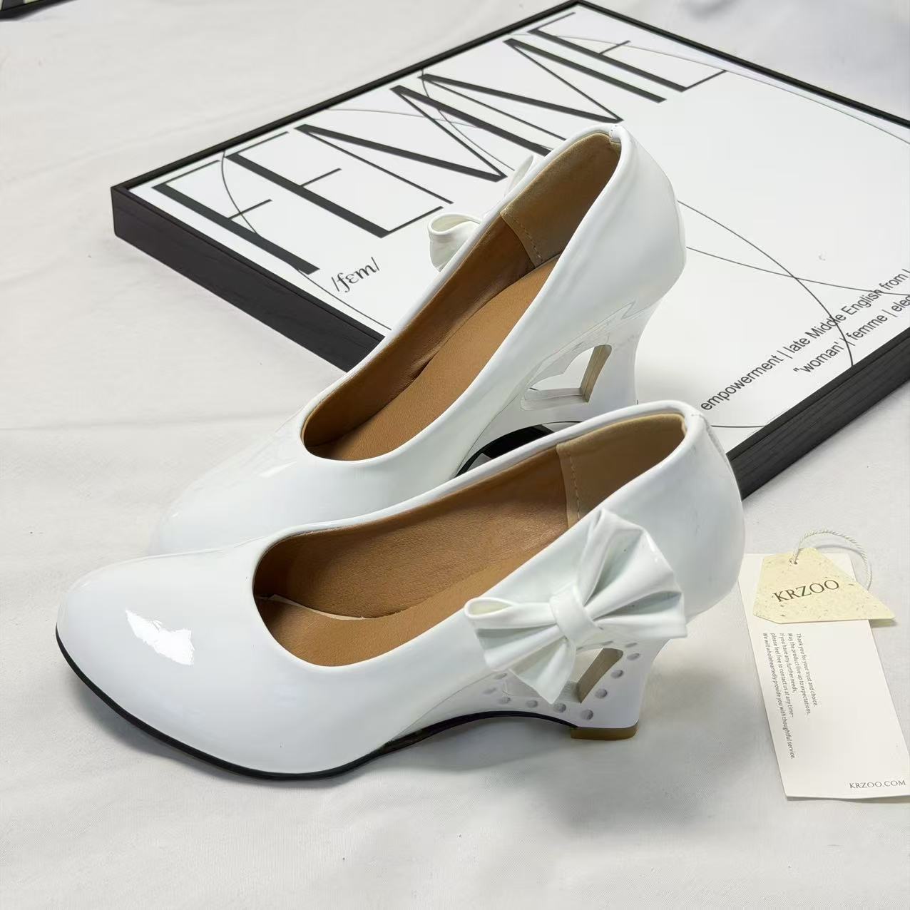 Pegged bow leather shoes PinTow