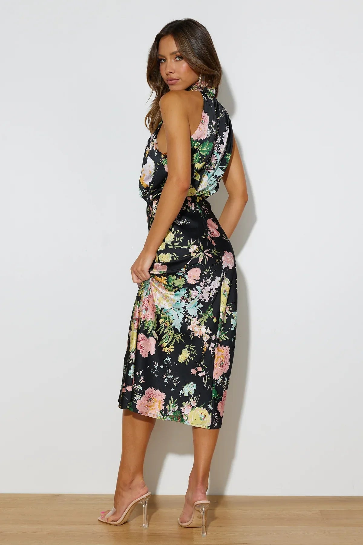 Wine Country Dates Floral Halter Neck Elastic Waist Maxi Dress Newgew Dresses