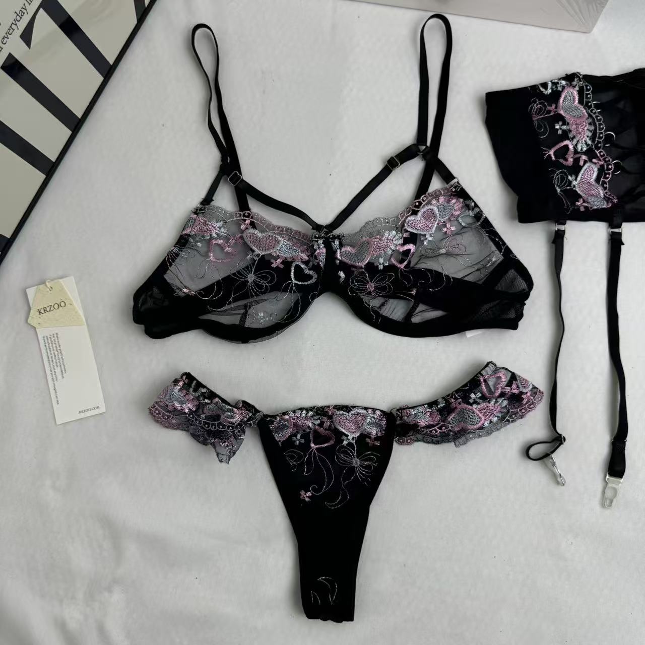 Embroidered netting three-piece set PinTow