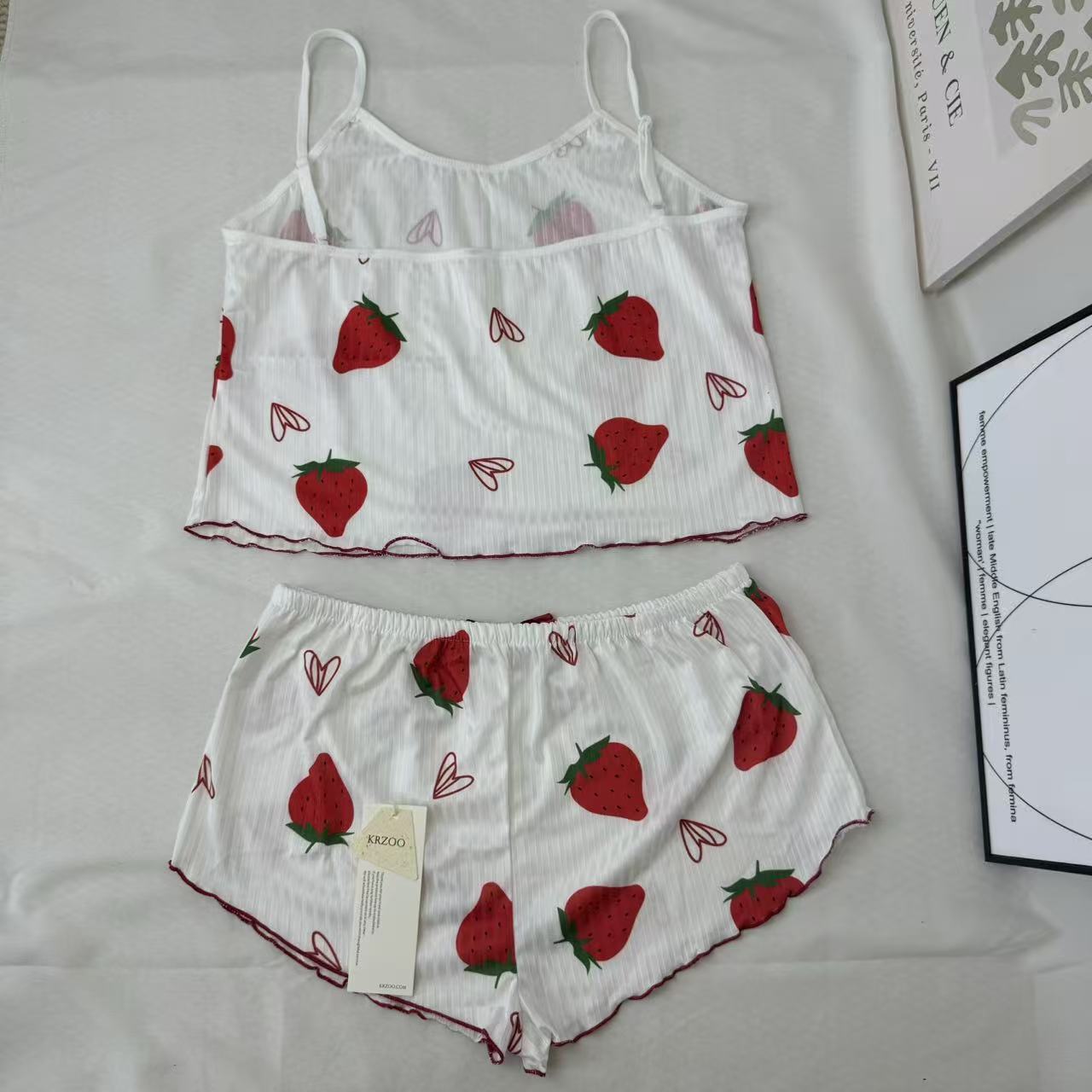 Strawberry Heart Patterned Set PinTow