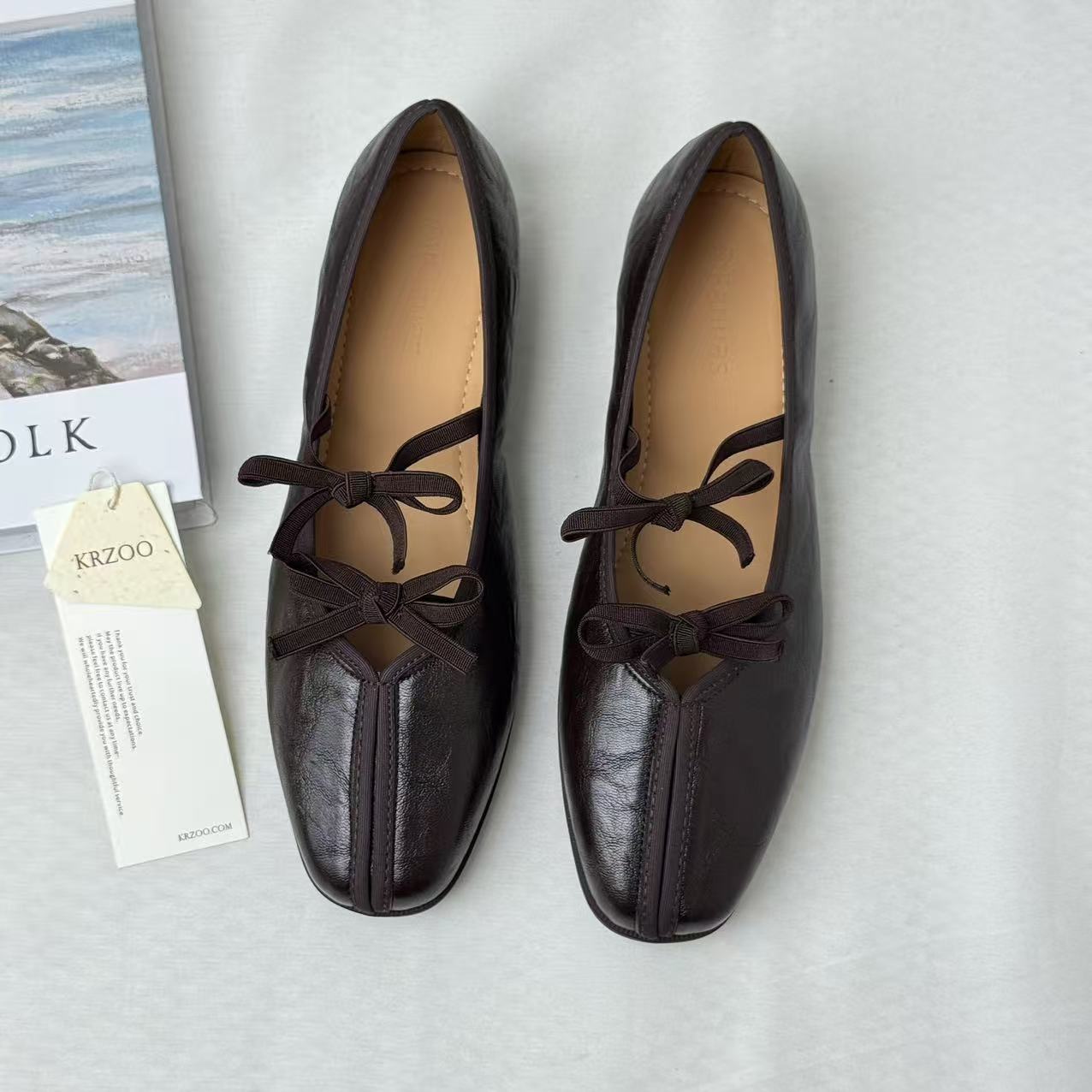 Soft-Leather Square-Toe Retro Bow Mary Janes PinTow
