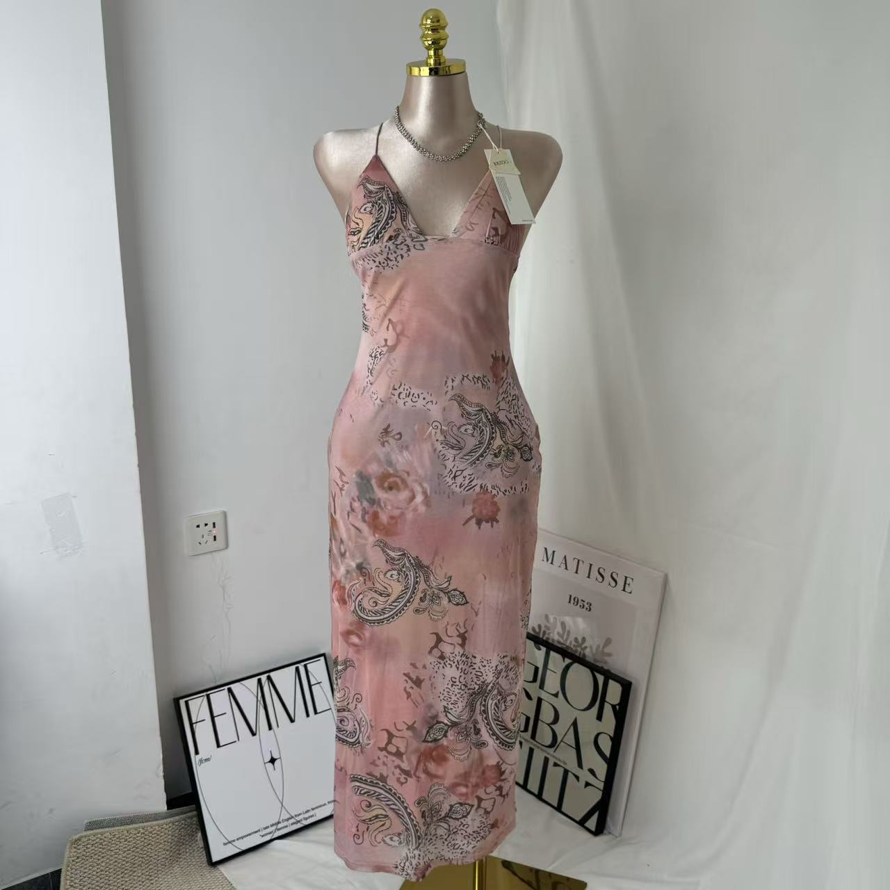 Neck-Length Fitted Printed A-Line Dress PinTow