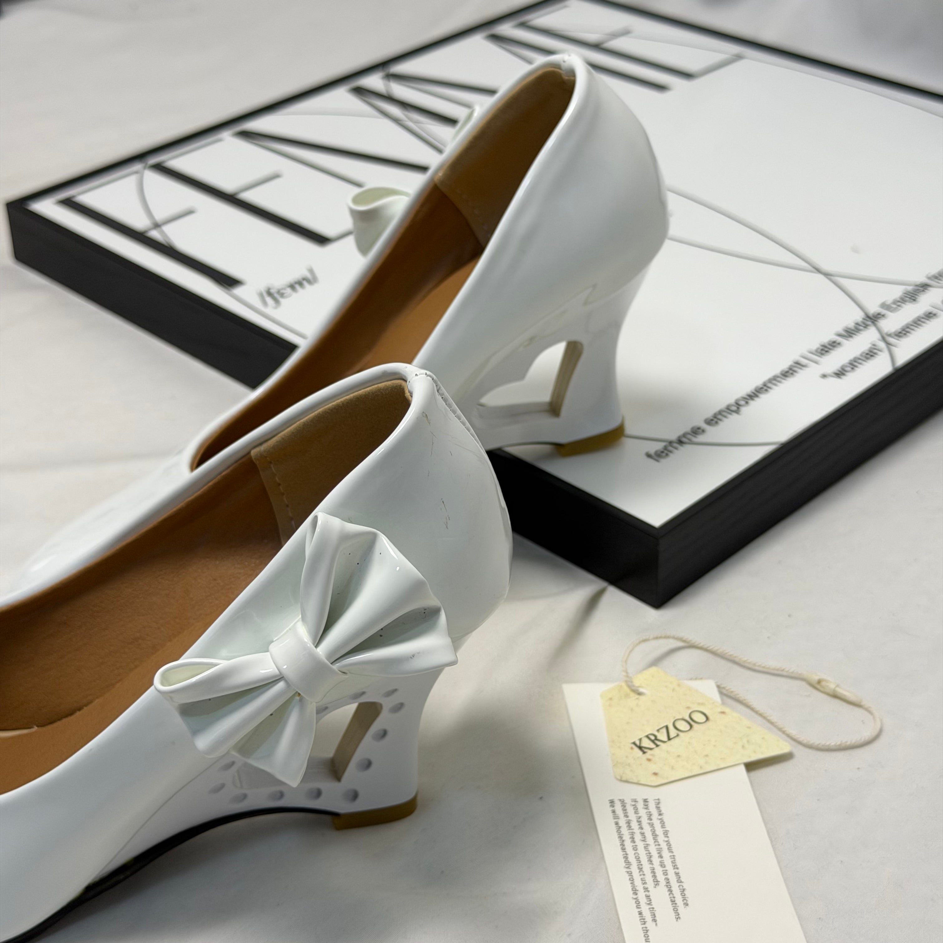 Pegged bow leather shoes PinTow
