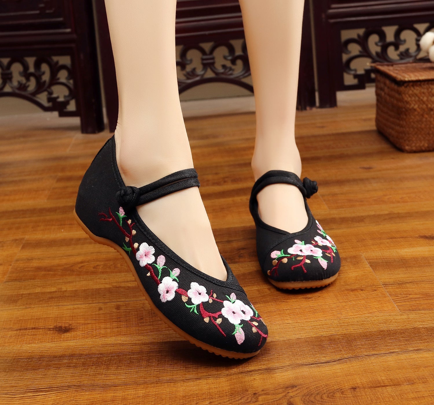Women's Old Cloth Ethnic Style Bridal Embroidered Canvas Shoes Newgew