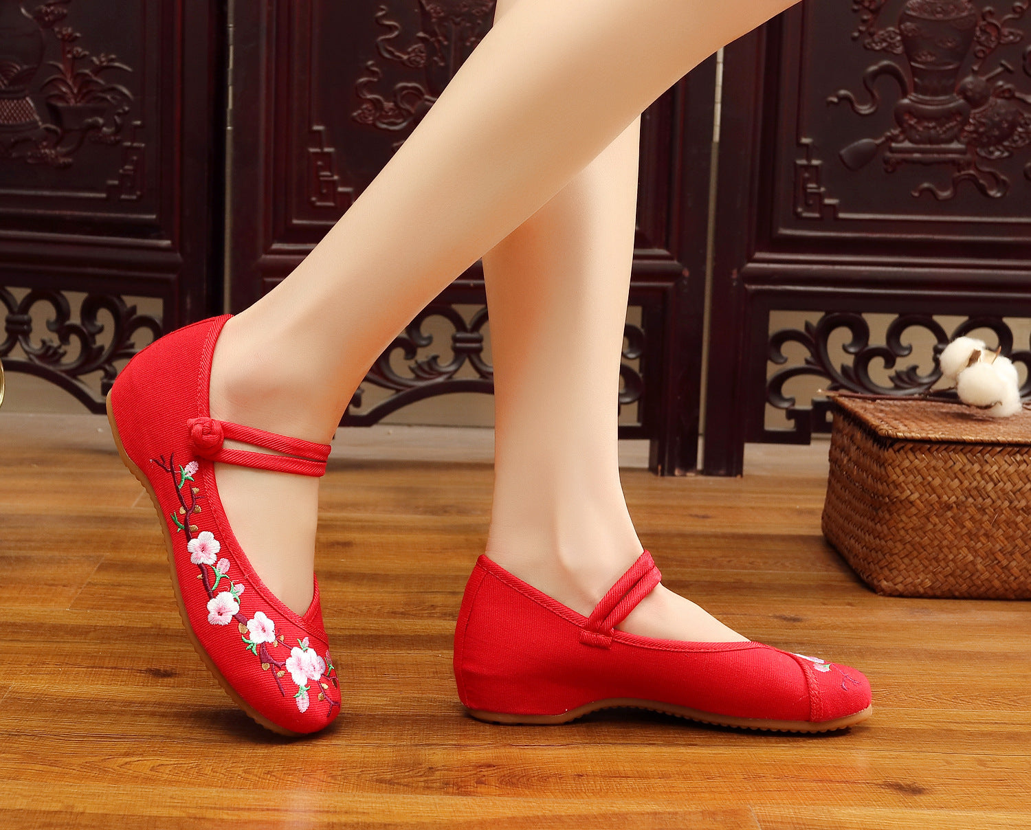 Women's Old Cloth Ethnic Style Bridal Embroidered Canvas Shoes Newgew