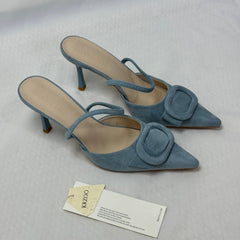 Low-Cut, Narrow Heel, Pointed-Toe High Heels PinTow