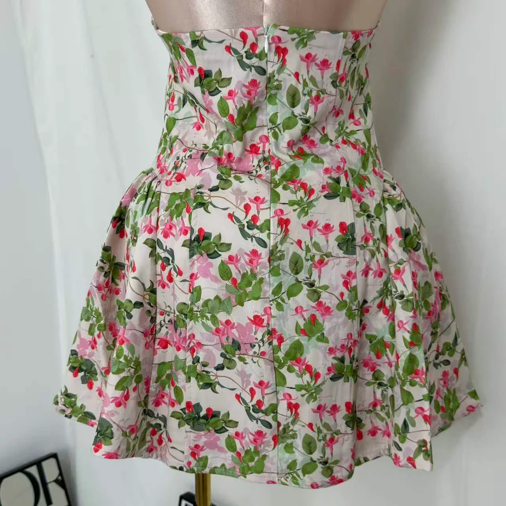 Deep V-Neck Halter Dress With Vintage Print PinTow