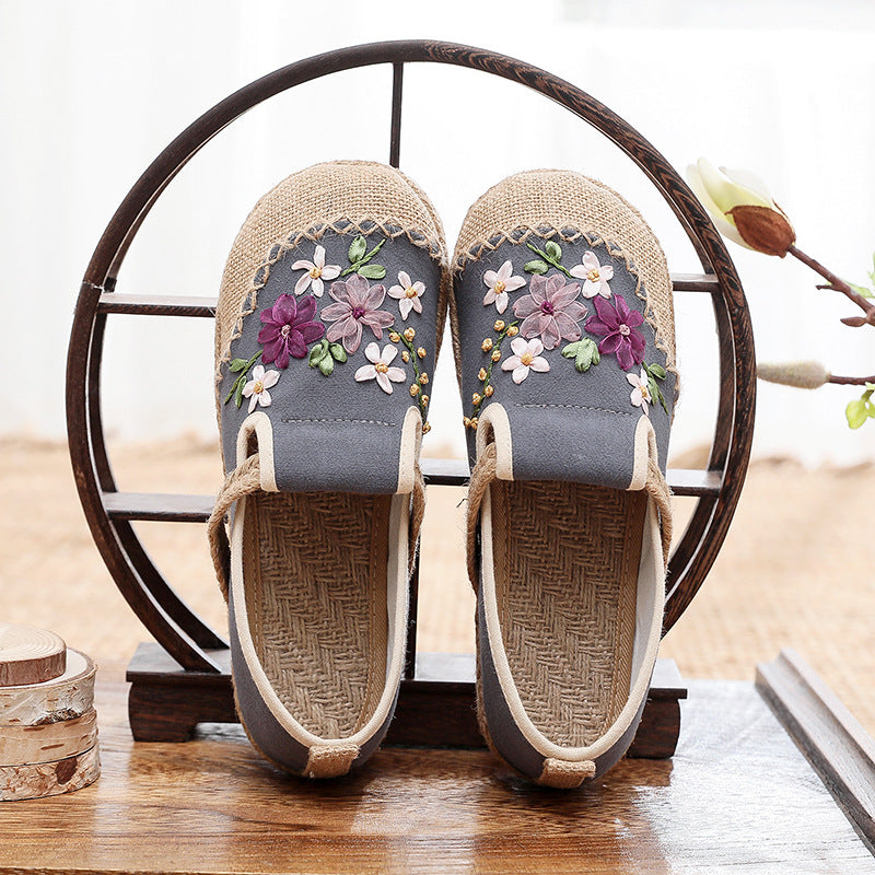 Women's Style Ribbon Embroidery Floral Pattern Ancient Canvas Shoes Newgew