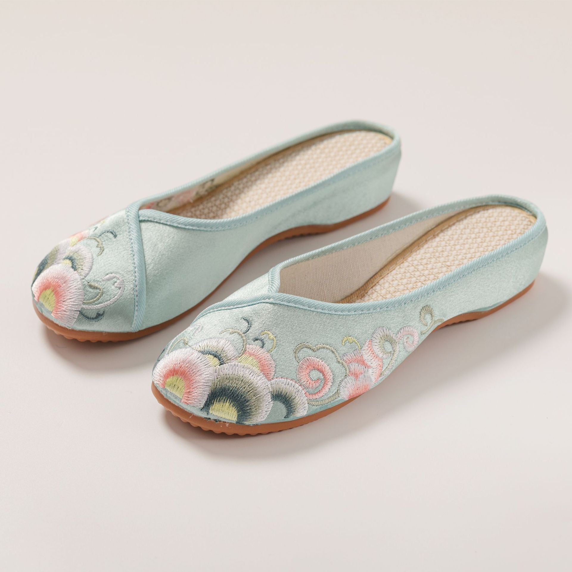 Women's Smooth Elegant Soft Bottom Embroidered Cloth Canvas Shoes Newgew