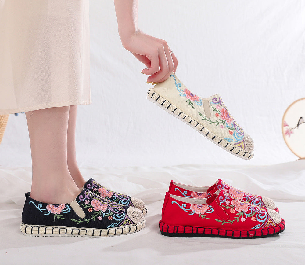 Women's Beijing Cloth Soft Bottom Ethnic Style Embroidery Canvas Shoes Newgew