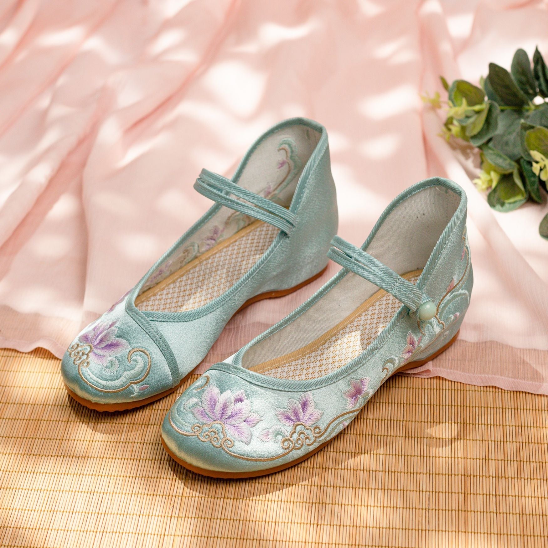 Summer Old Beijing Female Antique Style Embroidery Height Canvas Shoes Newgew