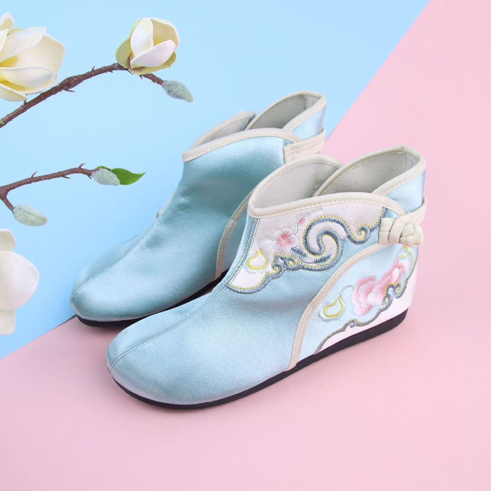 Women's Embroidered Cotton Chinese Style Autumn Canvas Shoes Newgew
