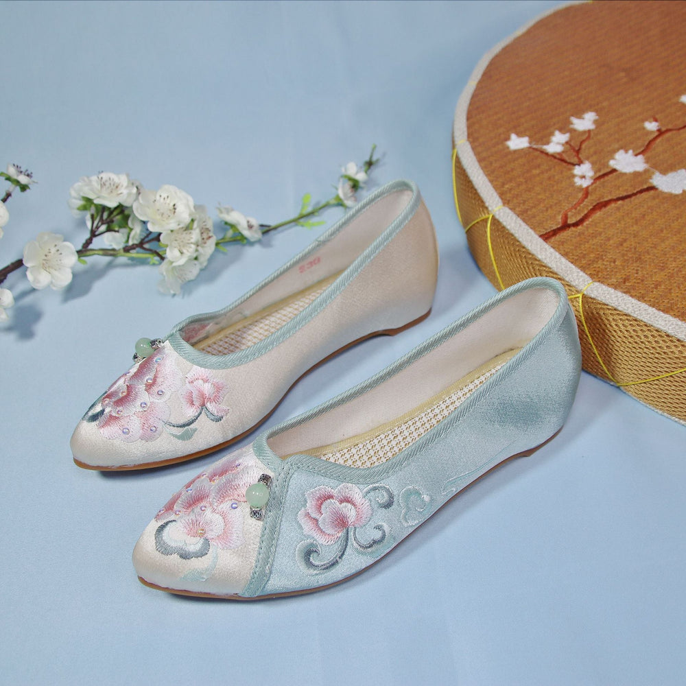 Women's Spring Old Beijing Pointed Cloth Canvas Shoes Newgew