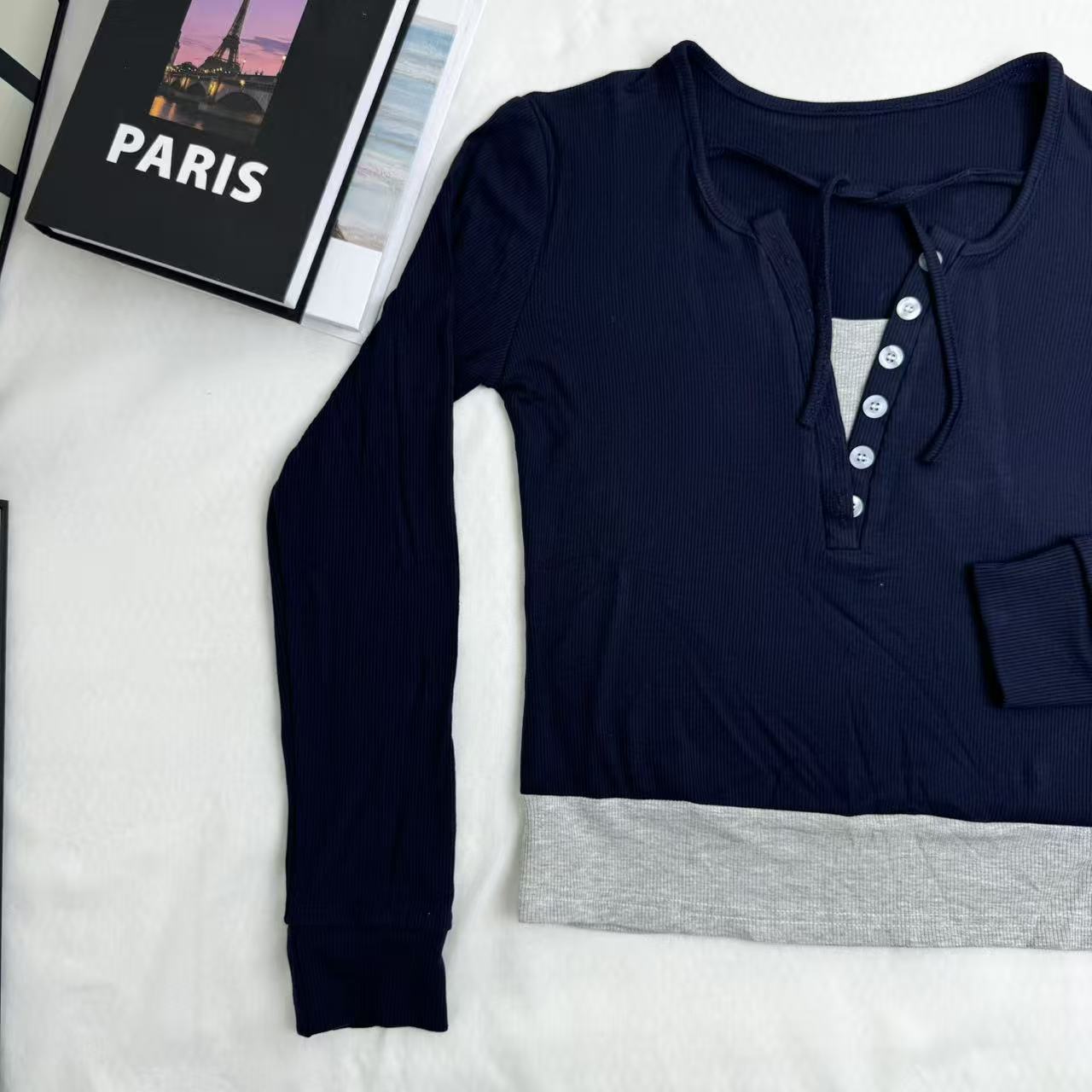 Color-Blocked Faux Two-Piece Long-Sleeved Top PinTow