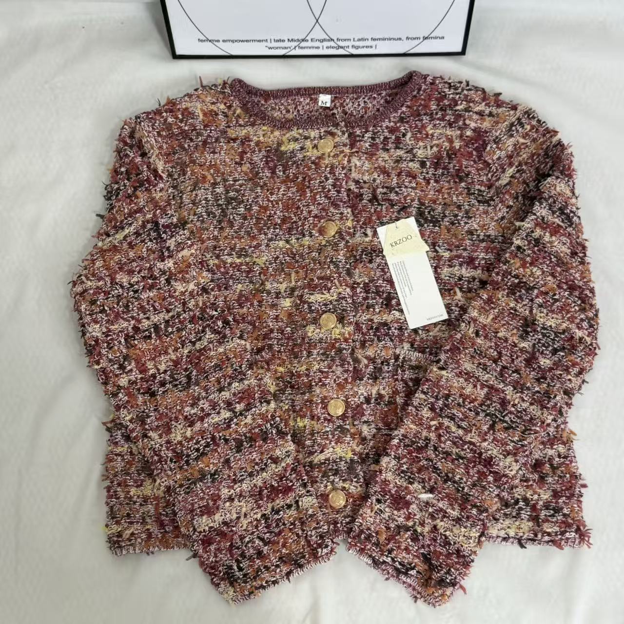 French-Style Round-Neck Long-Sleeve CardiganStyle: Cardigan Vibe: Casual Main fabric composition: Polyester Construction: Paneling/Splicing Sleeve type: Regular sleeve PinTow