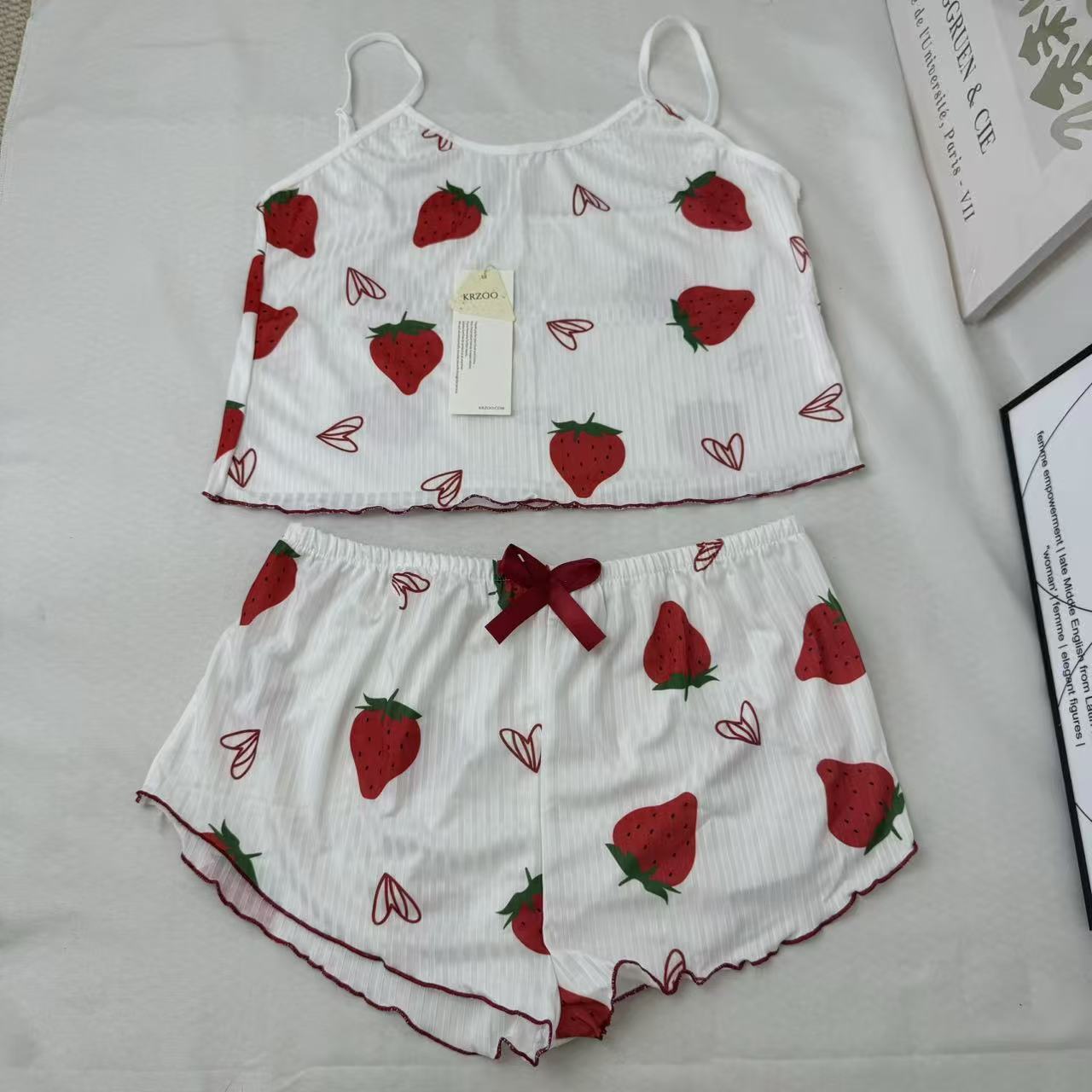Strawberry Heart Patterned Set PinTow
