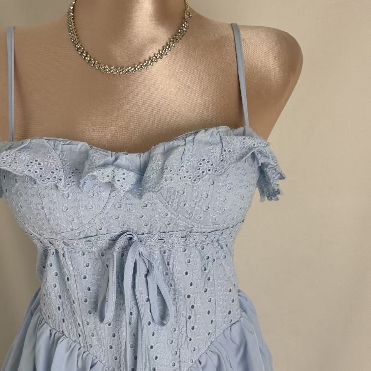 French-Style Belted Slit Dress PinTow