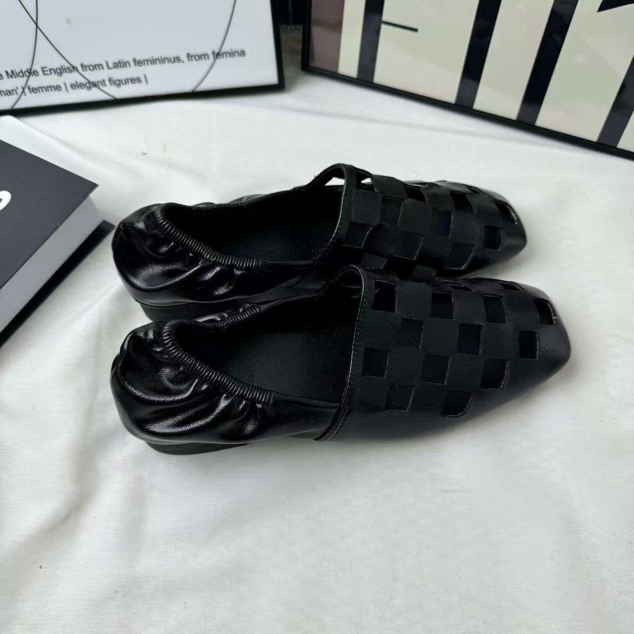 Open-Weave Pleated Flat Shoes PinTow