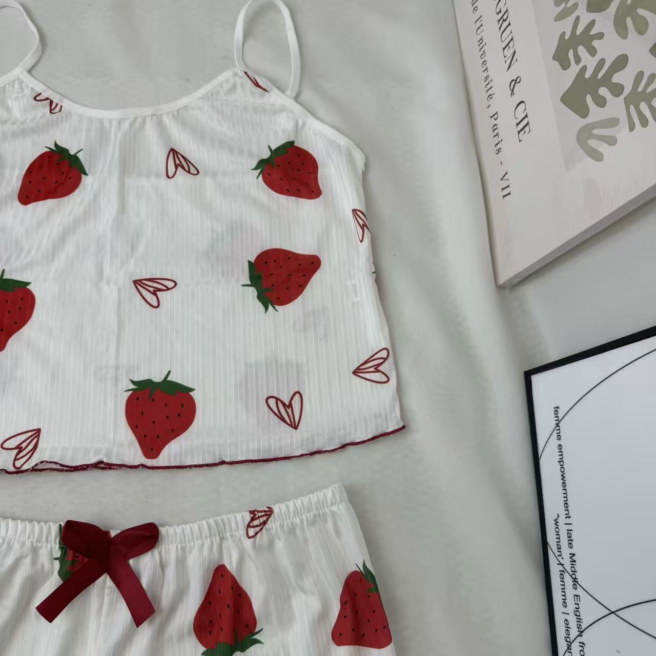 Strawberry Heart Patterned Set PinTow