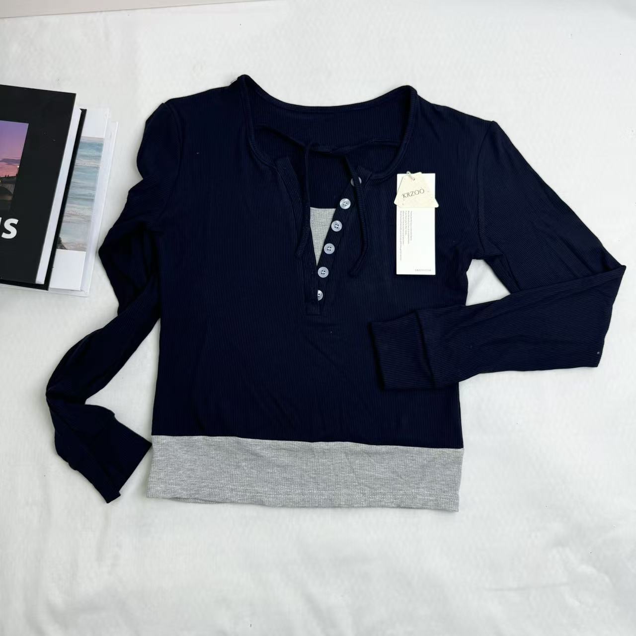 Color-Blocked Faux Two-Piece Long-Sleeved Top PinTow