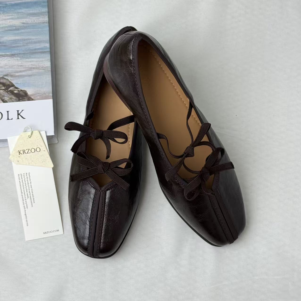 Soft-Leather Square-Toe Retro Bow Mary Janes PinTow