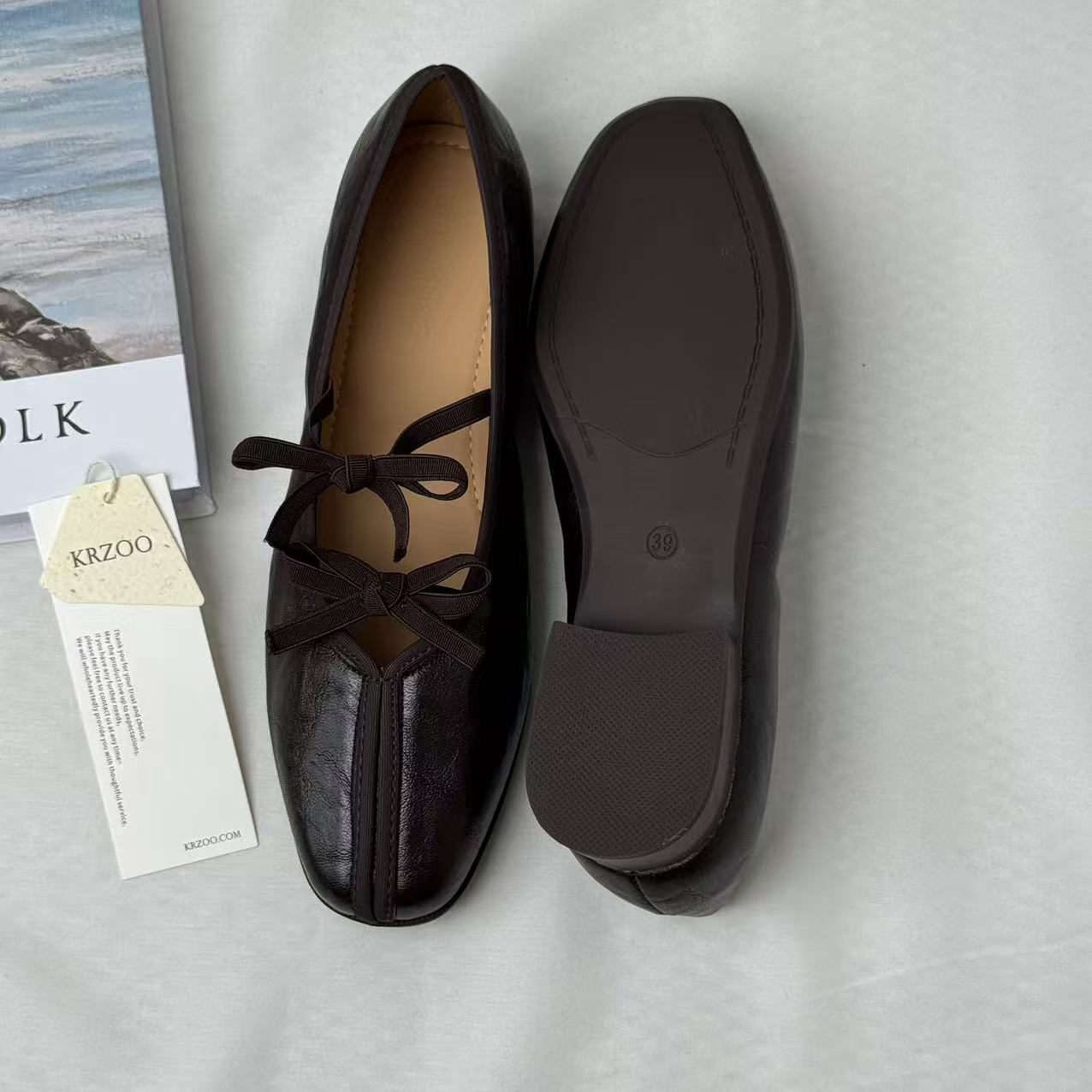 Soft-Leather Square-Toe Retro Bow Mary Janes PinTow