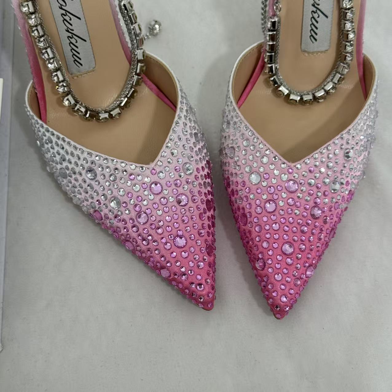 Gradient Pink Closed-Toe Sandals PinTow