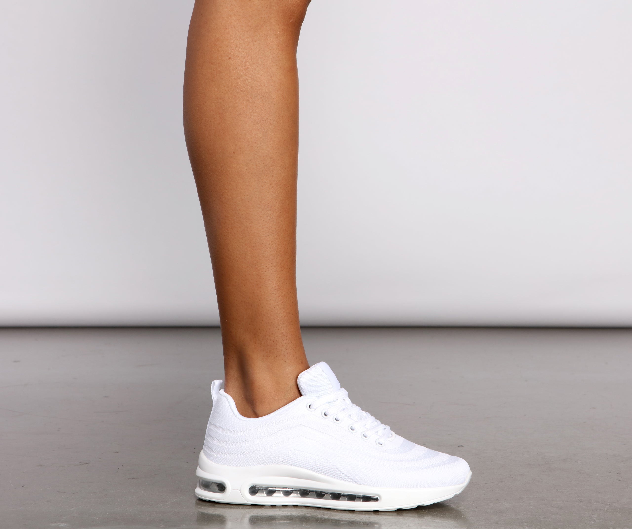 Keep on Moving On Basic Sneakers Newgew