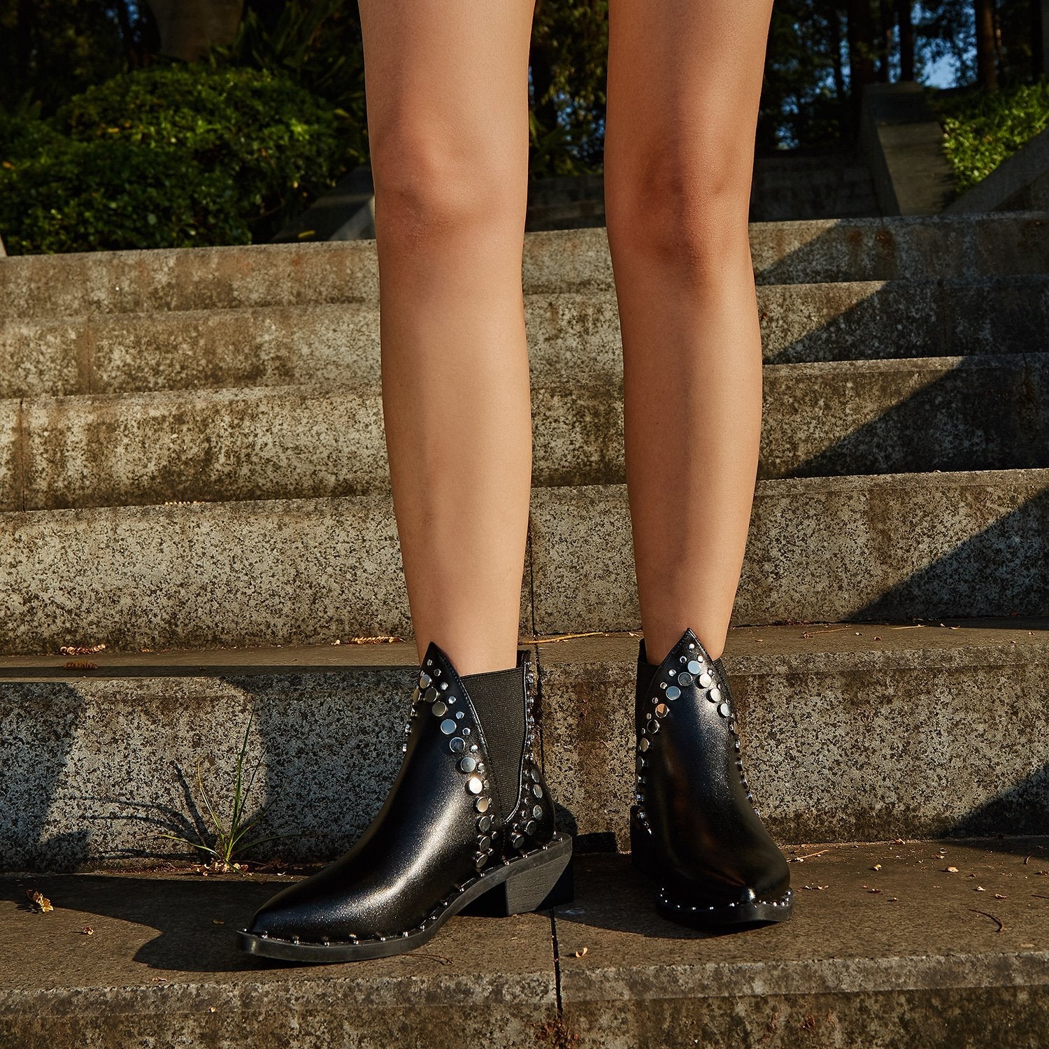 Stud Deatail Chelsea Boots Newgew