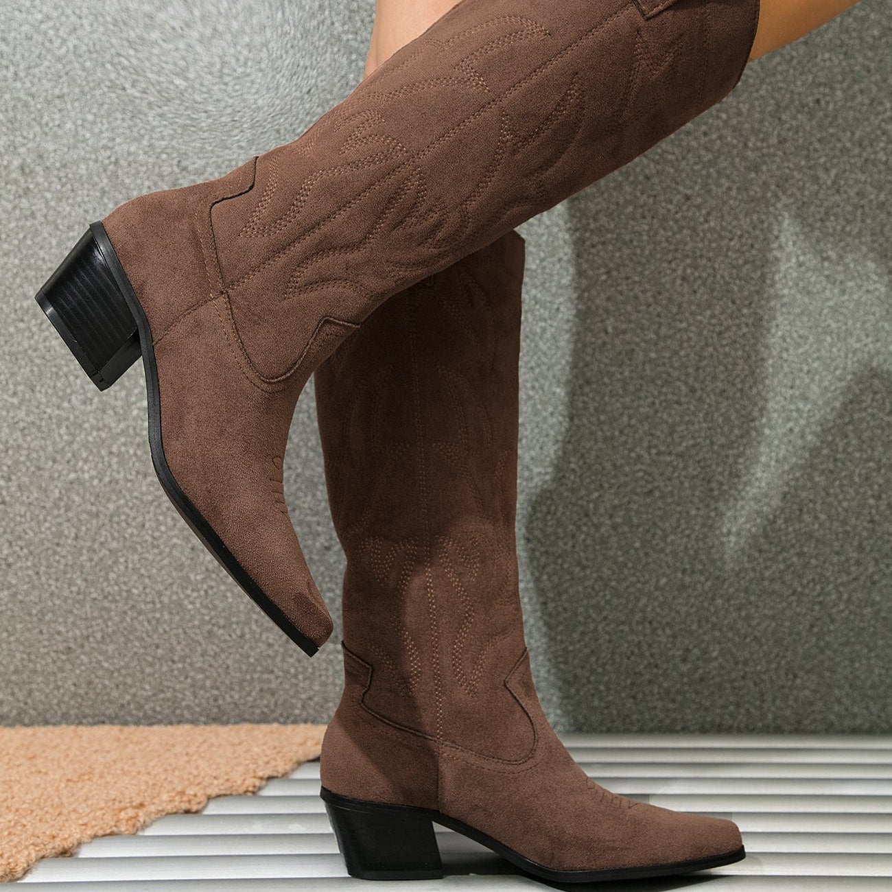Retro Embroidered Western Boots Newgew