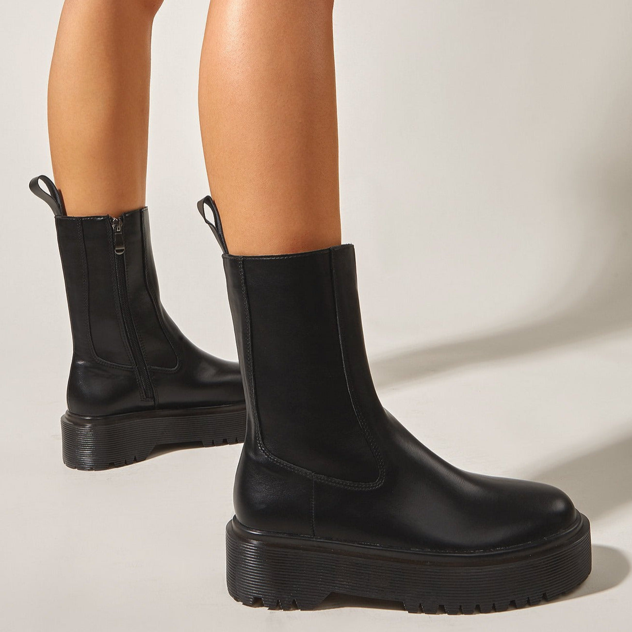 Thick-soled British Style Chelsea Boots Newgew