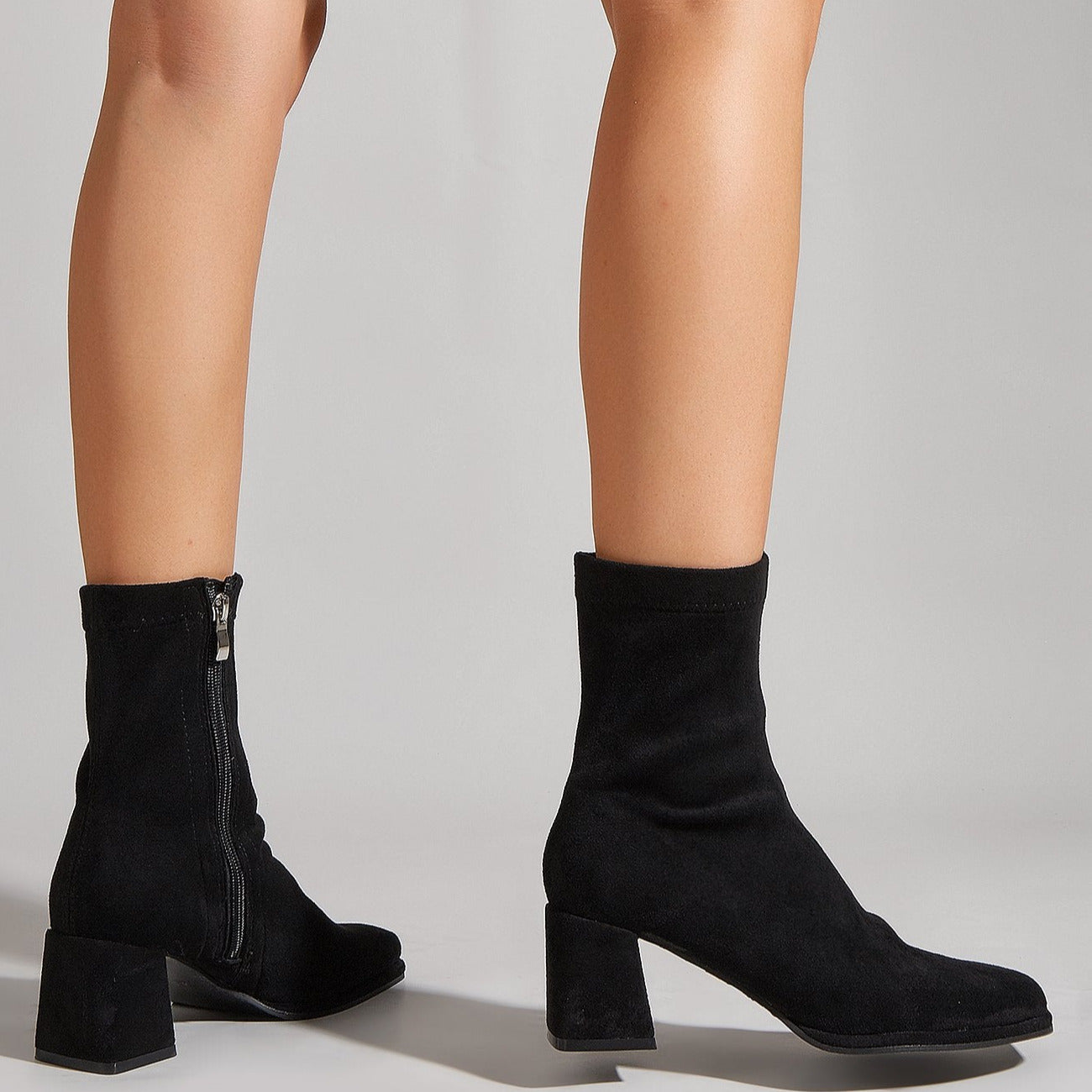 Retro Front Lace-up Square Heel Boots Newgew