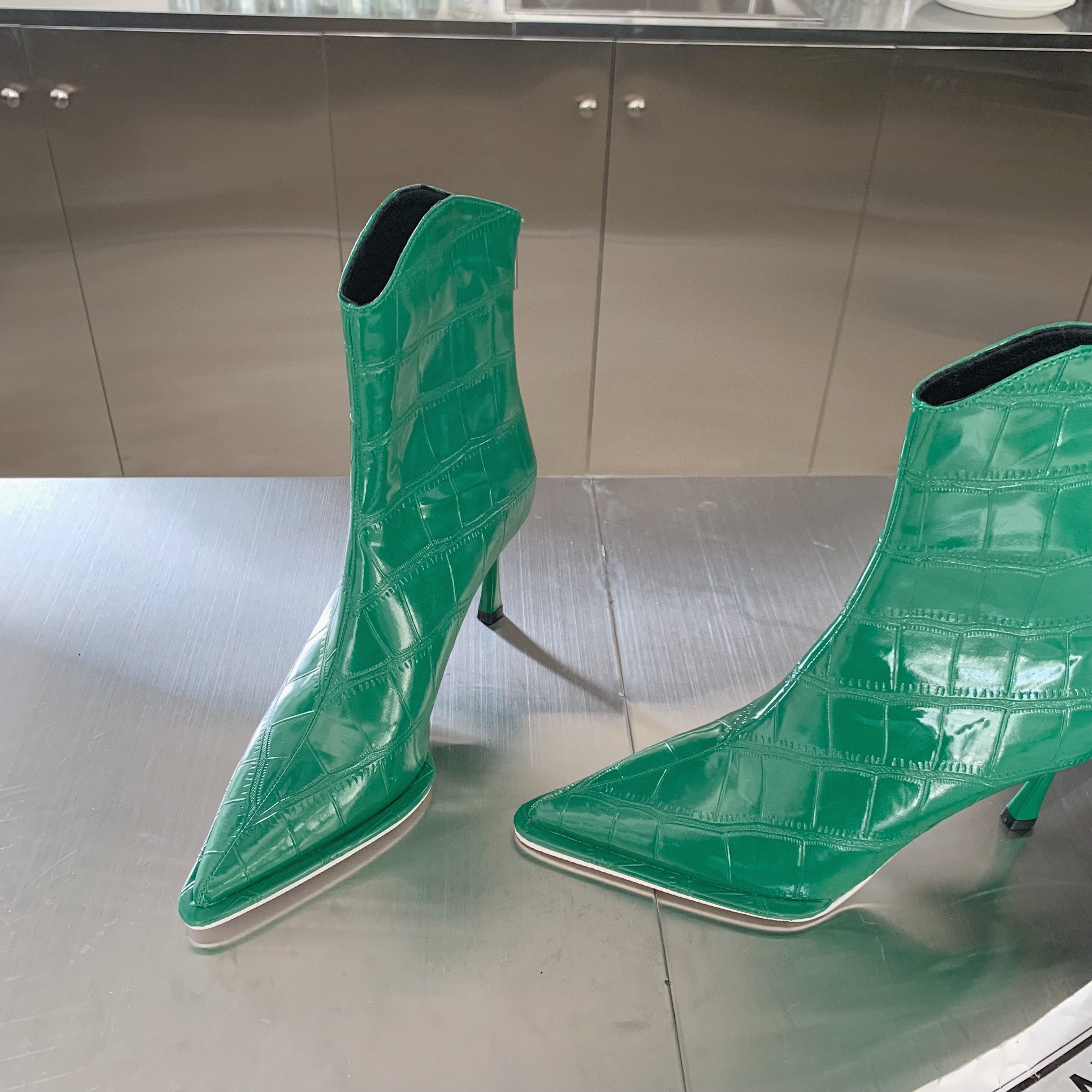 Stone Pattern Pointed Toe Back Zipper Fine High Heeled Boots Newgew