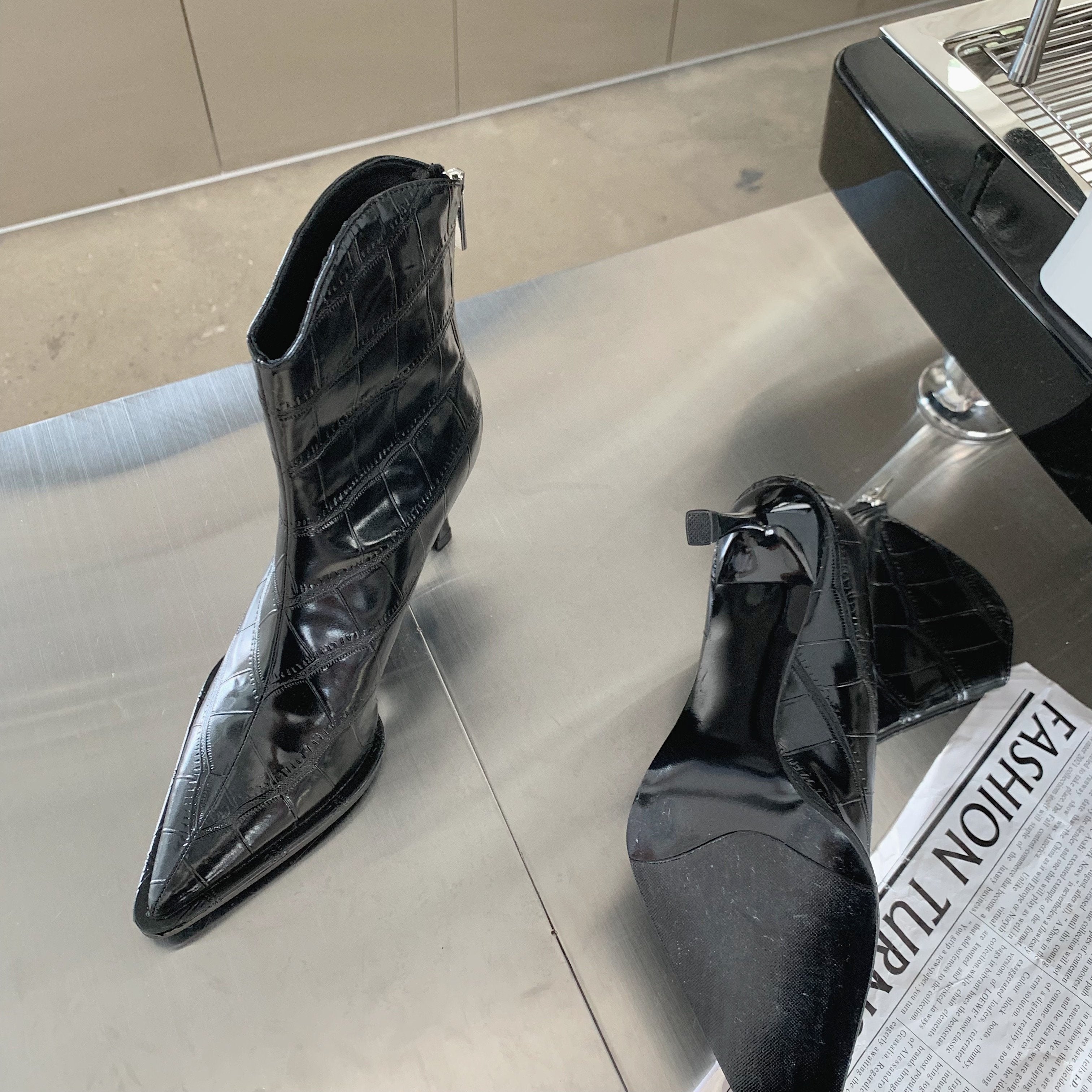 Stone Pattern Pointed Toe Back Zipper Fine High Heeled Boots Newgew