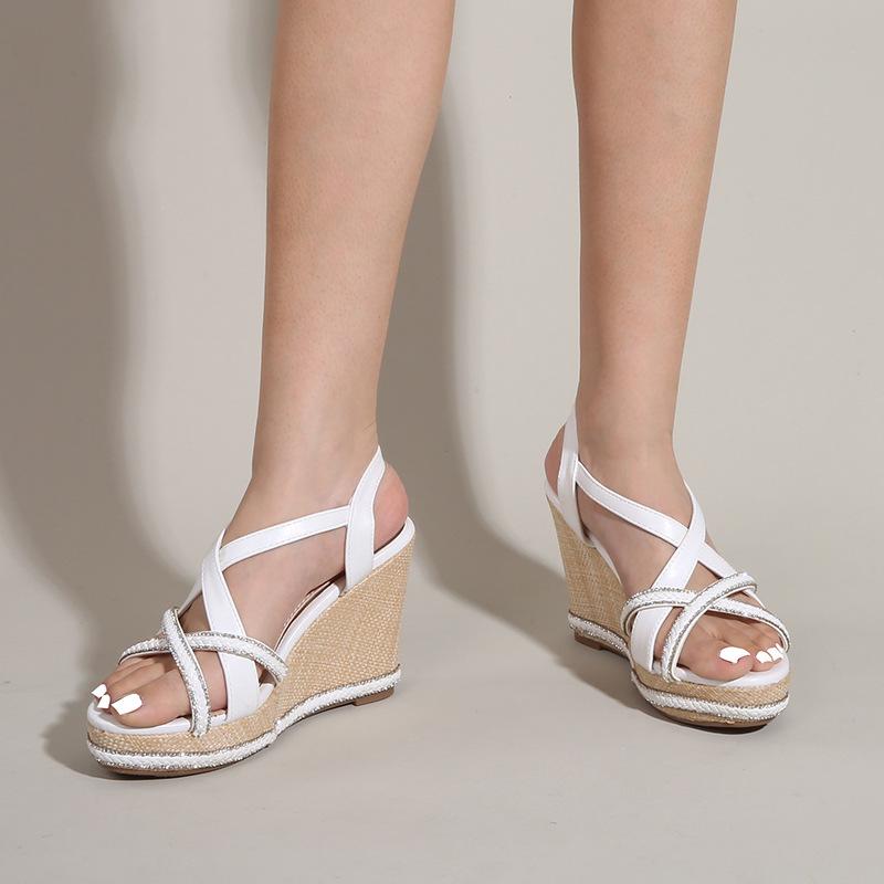 Diamond Crossover strap Sandals Newgew