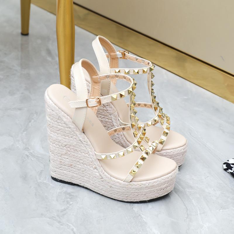 Studded Wedge Sandals Newgew