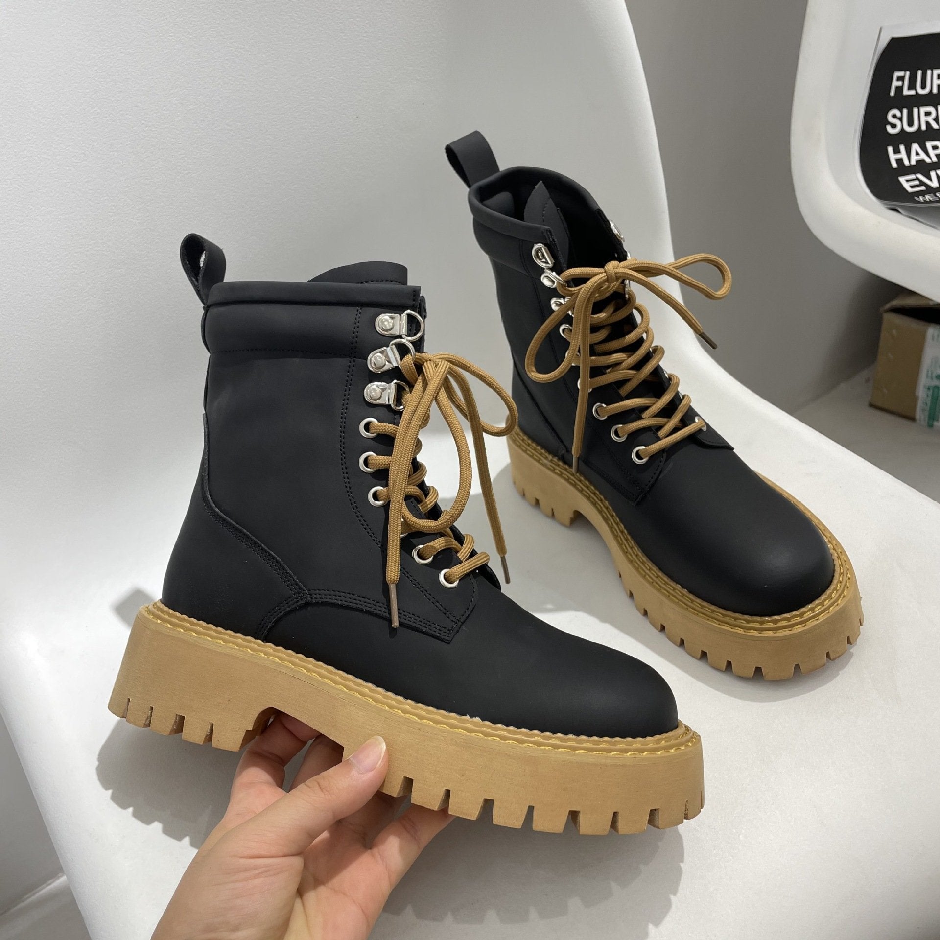 Round Toe Lace-up Martin Boot Martin Thick sole Boots Newgew