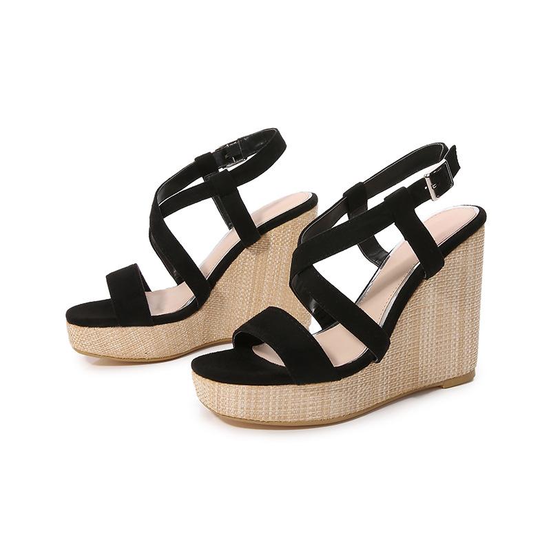 Crossover strap Buckled Sandals Newgew