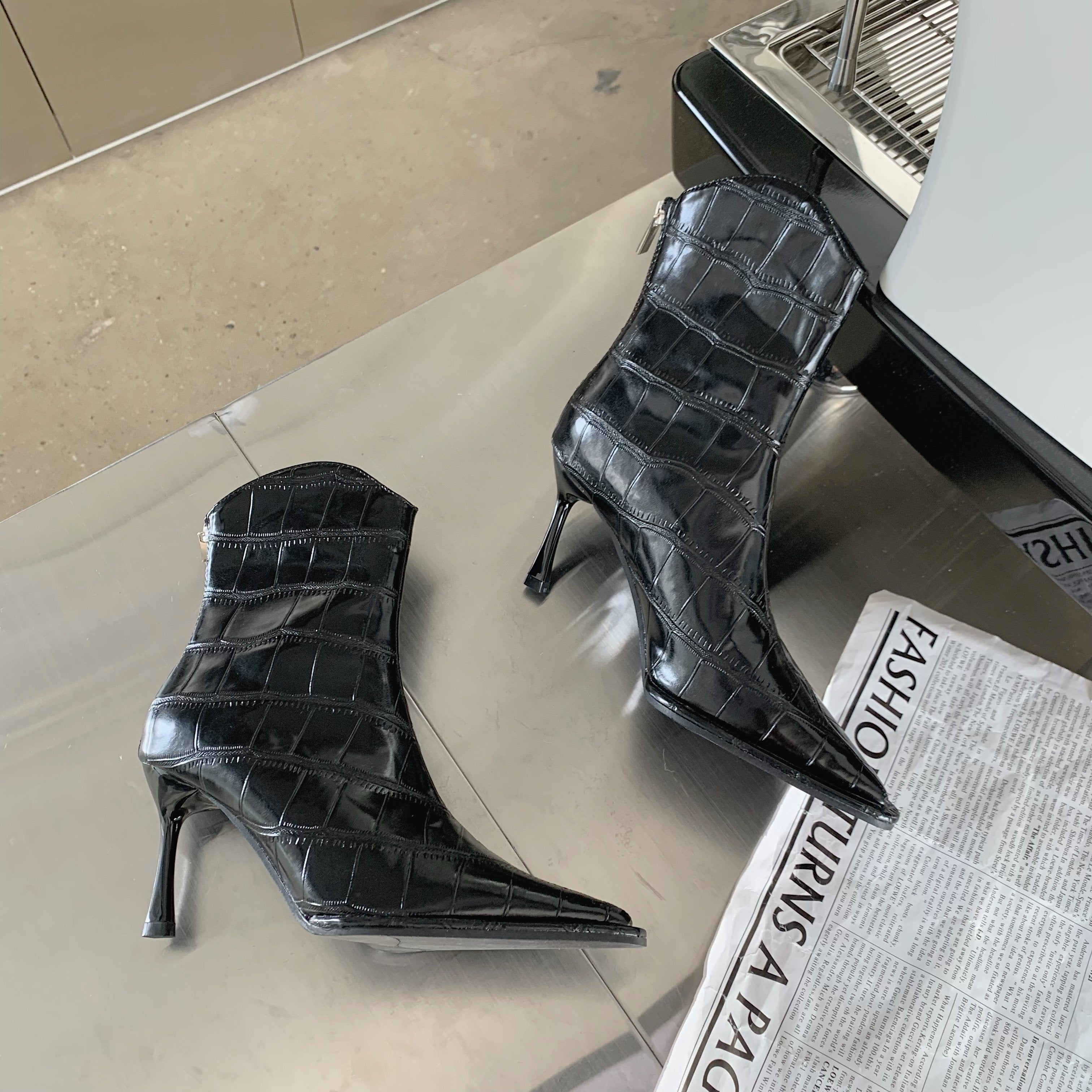 Stone Pattern Pointed Toe Back Zipper Fine High Heeled Boots Newgew