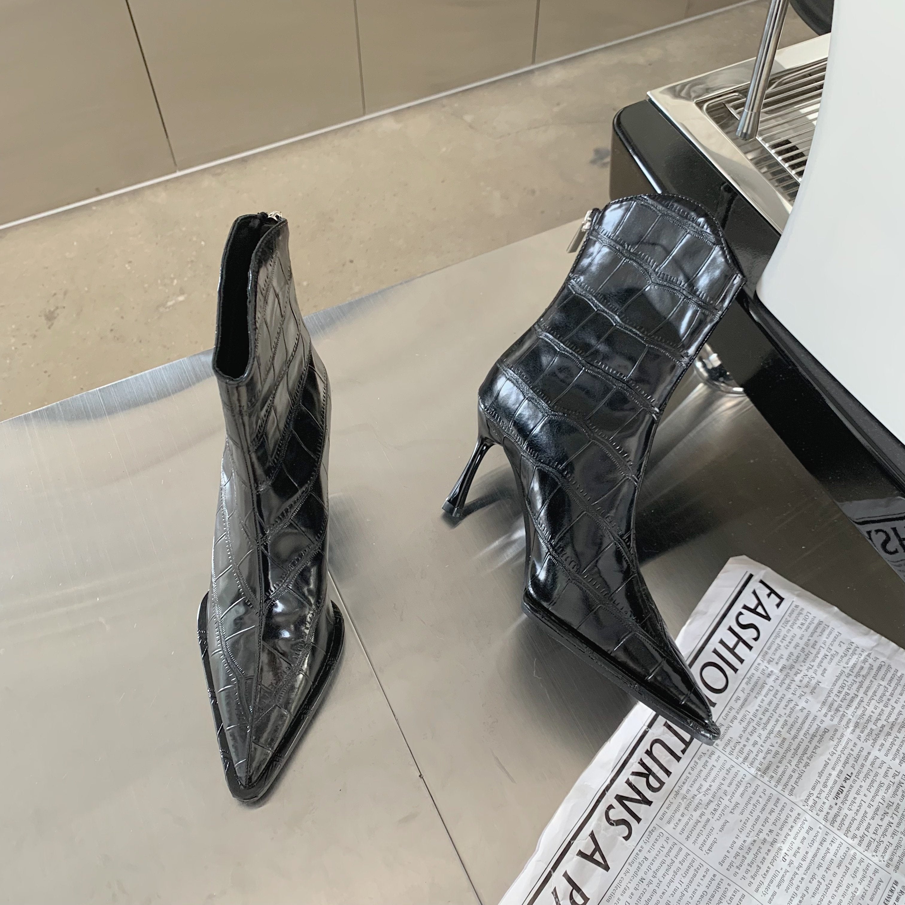 Stone Pattern Pointed Toe Back Zipper Fine High Heeled Boots Newgew