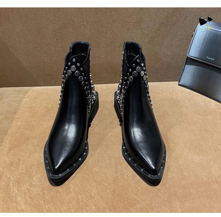Stud Deatail Chelsea Boots Newgew