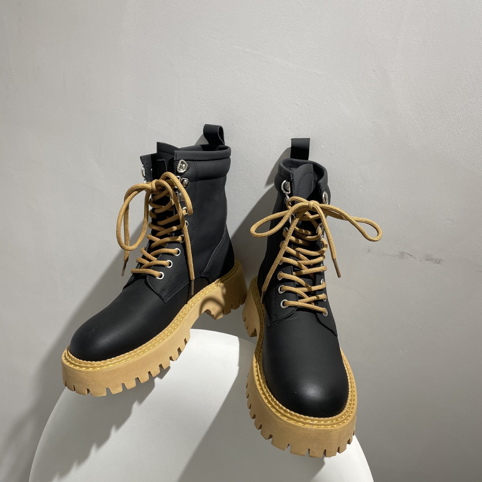 Round Toe Lace-up Martin Boot Martin Thick sole Boots Newgew