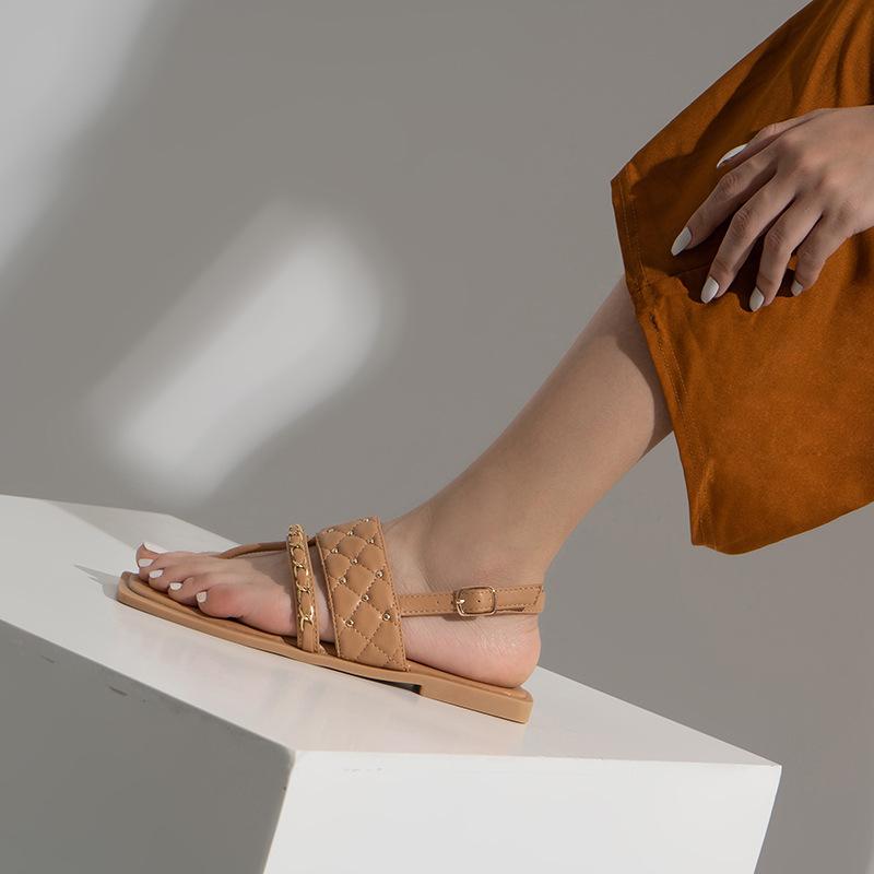 Rivet Chain Flat Sandals Newgew